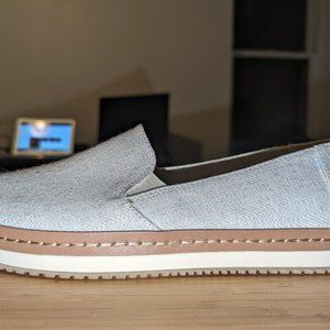 NWOT Toms Sparkle Gray Platform Slipon Shoe Size 8.5